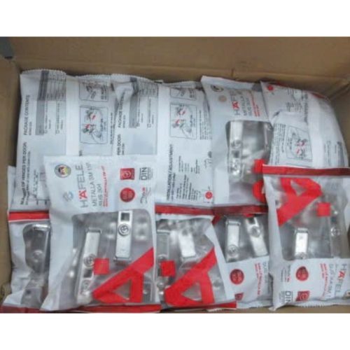 Đóng gói bản lề trùm ngoài Metalla SM 110° Giảm Chấn Hafele 315.07.113